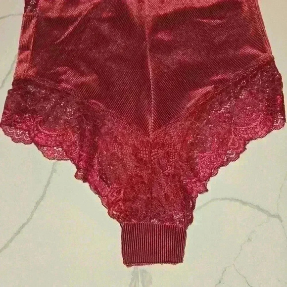 NWT Adore Me Womens Lacy Lingerie Bodysuit Deep Red Size Small - Picture 3 of 9